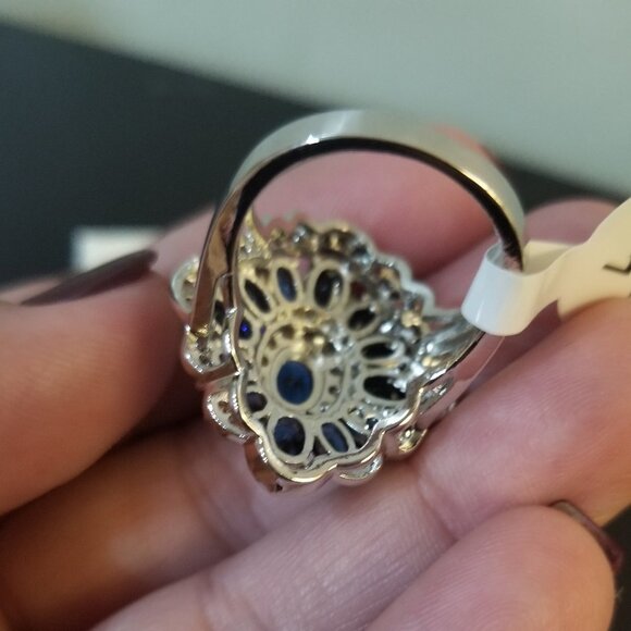 Swarovski Elements Blue Crystal Floral Ring Women's size 7 - Picture 3 of 8